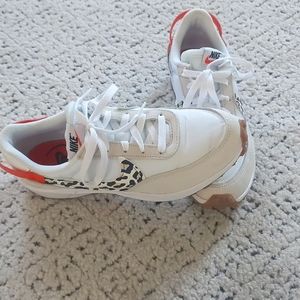 Nike Waffle Debut Womens Size 9 Shoes white leopard orange